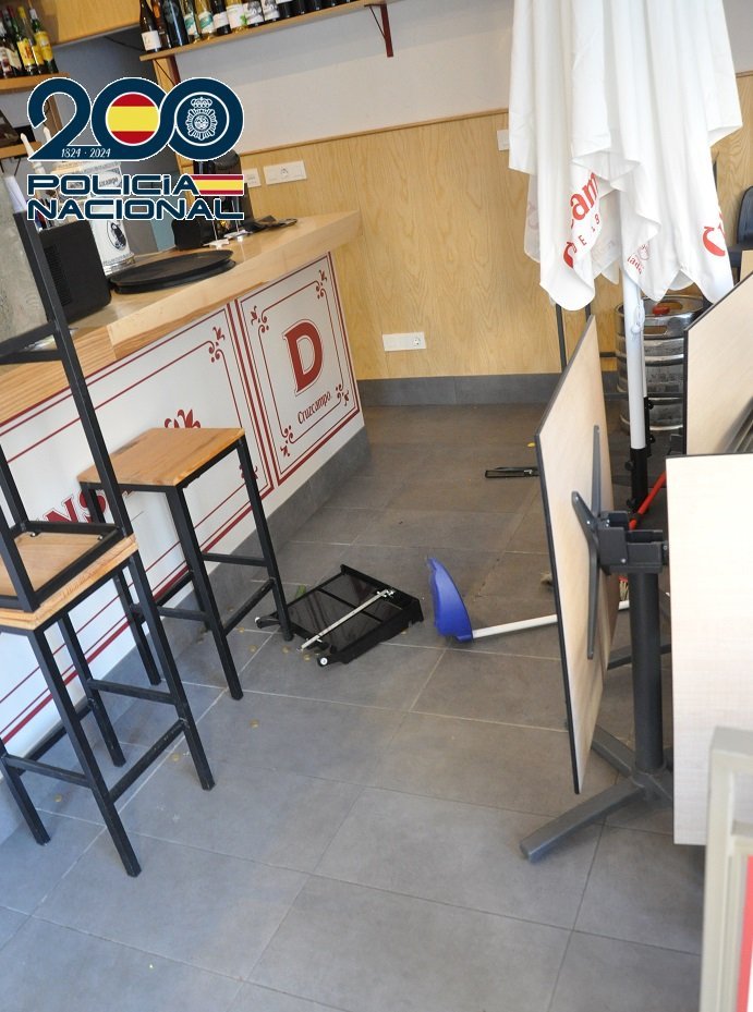 Detenido en Ronda el presunto autor de 13 robos en vehículos cometidos en una misma noche - 20250515 foto robo bar Detenido en Ronda el presunto autor de 13 robos en vehículos cometidos en una misma noche - 20250515 foto robo bar