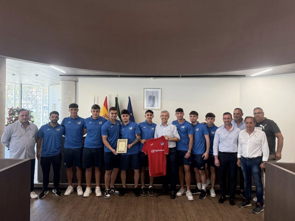 El filial del CD Estepona celebra su ascenso a Primera Andaluza con una visita oficial al Ayuntamiento - 496602105 1295932539204032 3725588183524603291 n El filial del CD Estepona celebra su ascenso a Primera Andaluza con una visita oficial al Ayuntamiento - 496602105 1295932539204032 3725588183524603291 n