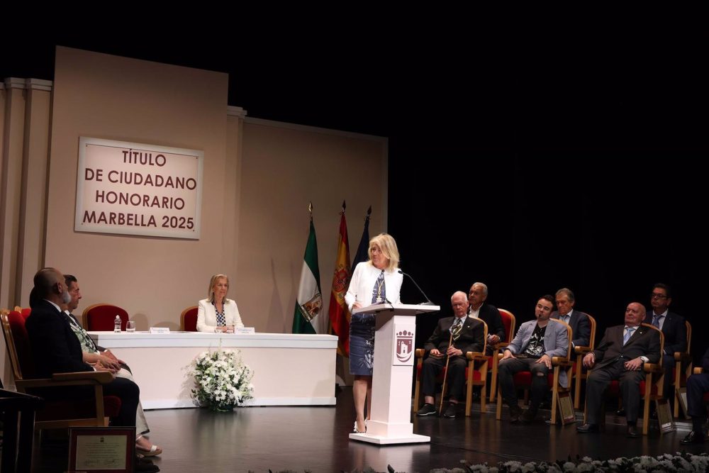 La alcaldesa de Marbella destaca la "valiosa trayectoria" de 16 vecinos en el acto de Ciudadanos Honorarios - Alcaldesa Marbella La alcaldesa de Marbella destaca la "valiosa trayectoria" de 16 vecinos en el acto de Ciudadanos Honorarios - Alcaldesa Marbella