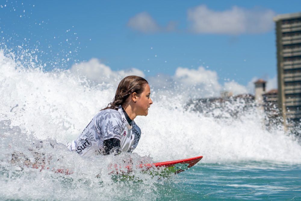 La marbellí Sarah Almagro conquista Hawái con una nueva victoria internacional en surf adaptado - HASCDay5 20 094 La marbellí Sarah Almagro conquista Hawái con una nueva victoria internacional en surf adaptado - HASCDay5 20 094