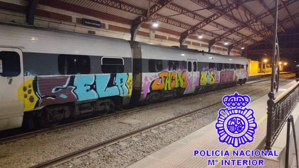 Cuatro detenidos en Málaga en una operación nacional por realizar grafitis en trenes - Trenes grafitis Cuatro detenidos en Málaga en una operación nacional por realizar grafitis en trenes - Trenes grafitis