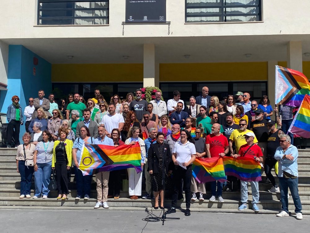 Torremolinos responde al odio con unidad: la ciudad se moviliza contra las recientes agresiones homófobas - WhatsApp Image 2025 05 08 at 12.13.09 1 Torremolinos responde al odio con unidad: la ciudad se moviliza contra las recientes agresiones homófobas - WhatsApp Image 2025 05 08 at 12.13.09 1