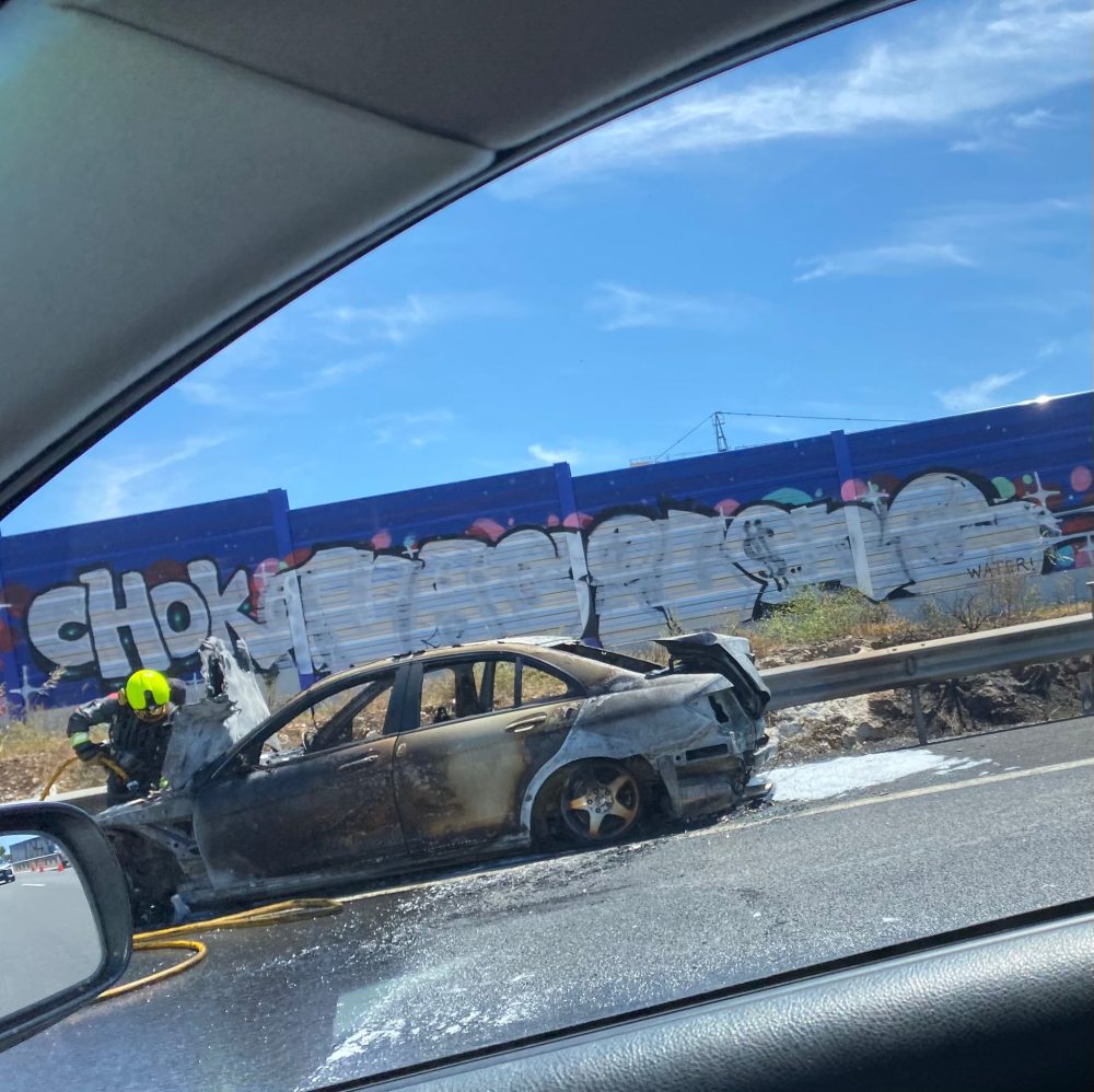 El incendio de un vehículo en la A-7 provoca retenciones de más de 20 minutos entre Benalmádena y Torremolinos - WhatsApp Image 2025 05 12 at 13.13.22 El incendio de un vehículo en la A-7 provoca retenciones de más de 20 minutos entre Benalmádena y Torremolinos - WhatsApp Image 2025 05 12 at 13.13.22