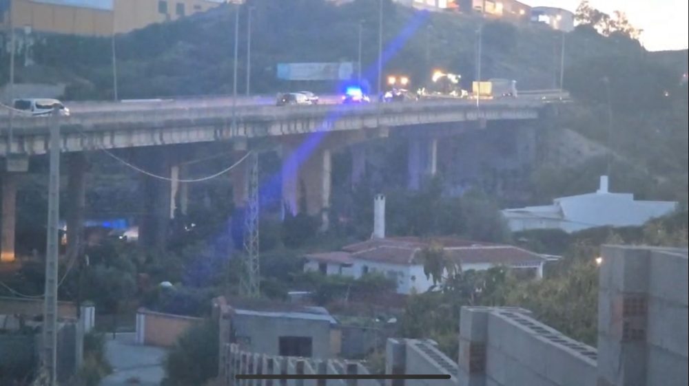 Muere un hombre al caer al vacío en la A-7 en Estepona - accidente fallecido estepona Lugar del accidente ocurrido en Estepona este jueves. / Área