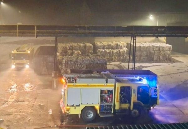 Casares abre sus puertas para ayudar al Campo de Gibraltar tras el incendio en la planta de residuos - incendio vertedero los barrios Incendio en el vertedero de Los Barrios. / CPBC