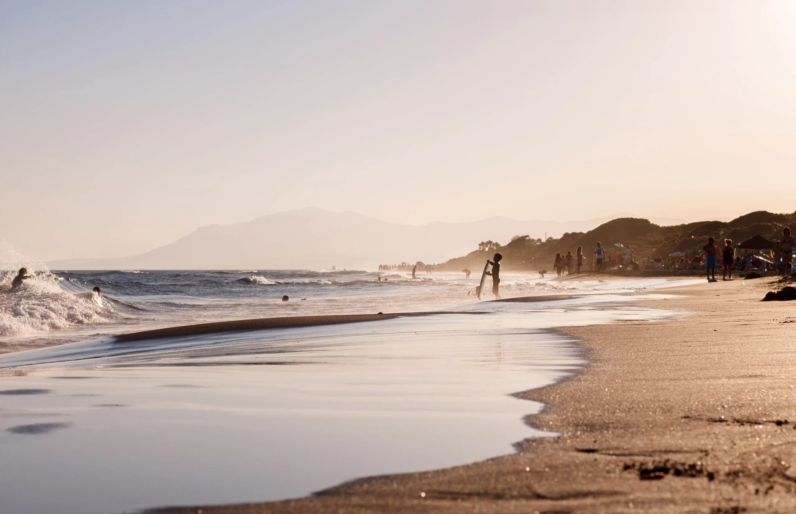 Así se prepara Marbella ante un terremoto o un maremoto: rutas, zonas seguras y simulacro - playa capobino marbella scaled Playa Capobino en Marbella