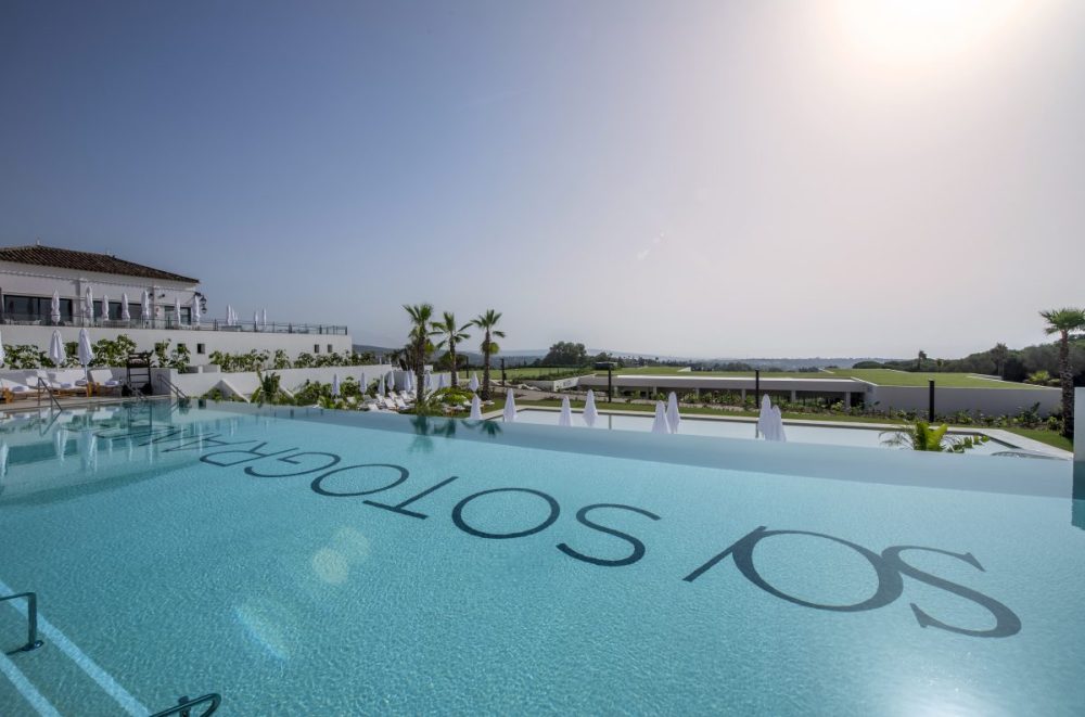 SO/Sotogrande: Un verano de sensaciones entre flamenco, alta cocina y bienestar a medida - Piscina SOSotogrande SO/Sotogrande: Un verano de sensaciones entre flamenco, alta cocina y bienestar a medida - Piscina SOSotogrande