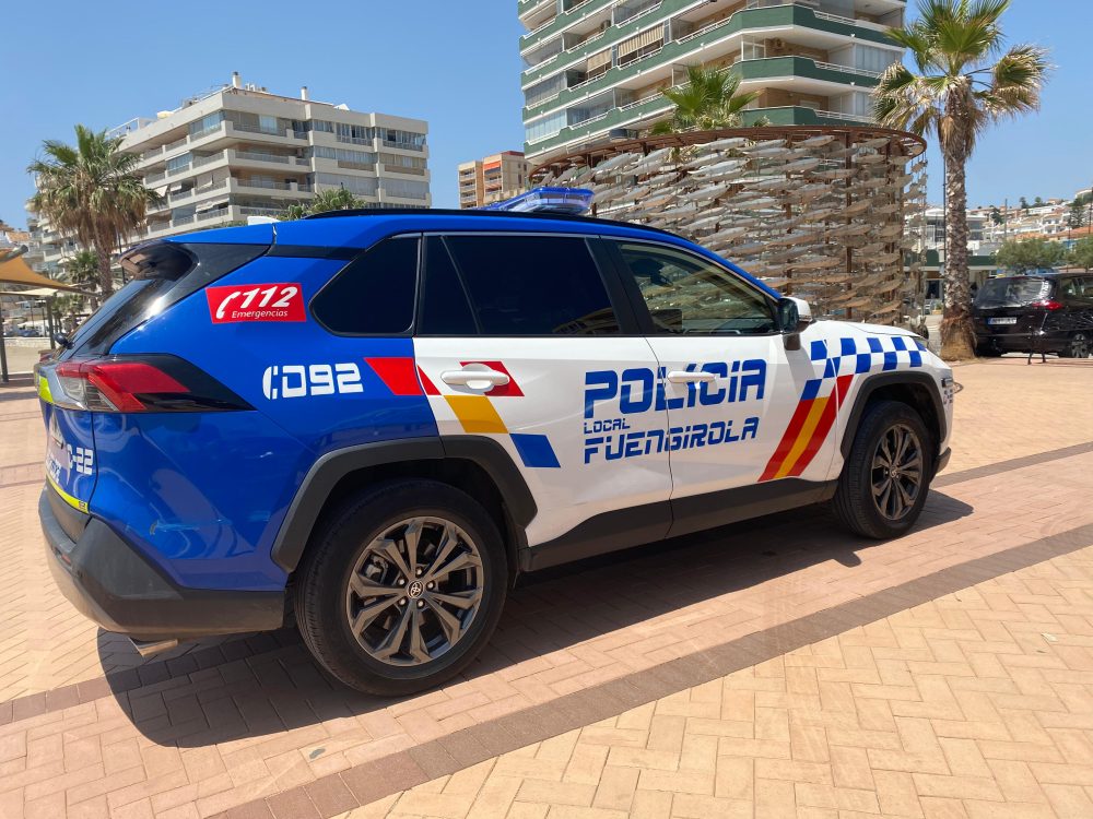 Controles diarios de tráfico y vigilancia intensiva: Así es el plan de seguridad de Fuengirola para el verano - Policia Local Fuengirola Coche Policía Local Fuengirola Coche