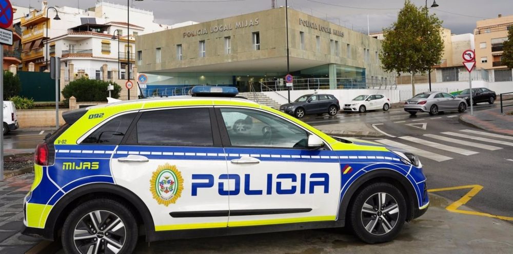 Detenido en La Cala de Mijas un cliente borracho por agredir a un policía local en un establecimiento - Policia Local Mijas Policía Local Mijas