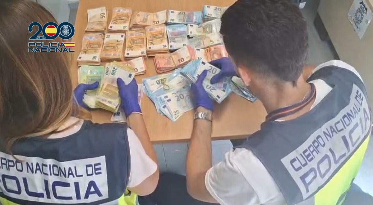Detenido un trabajador por sustraer 60.000 euros de una oficina de paquetería en Marbella - Policia Nacional Robo Marbella Paqueteria Policia Nacional Robo Marbella Paqueteria