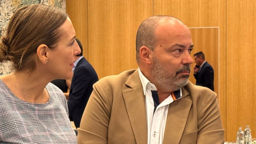 Vox acusa de "golfos" al PSOE de Málaga y carga contra Aguilar por defender la continuidad del "padrino" Sánchez - Vox Jose Miguel Gutierrez Vox acusa de "golfos" al PSOE de Málaga y carga contra Aguilar por defender la continuidad del "padrino" Sánchez - Vox Jose Miguel Gutierrez