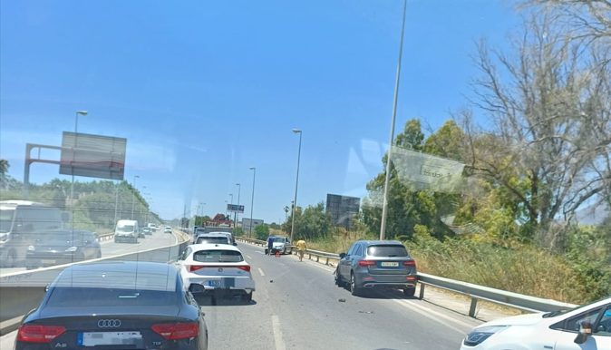 Segundo accidente del día en la A-7 en Estepona: caos en dirección Algeciras - a7 accidente estepona Segundo accidente del día en la A-7 en Estepona: caos en dirección Algeciras