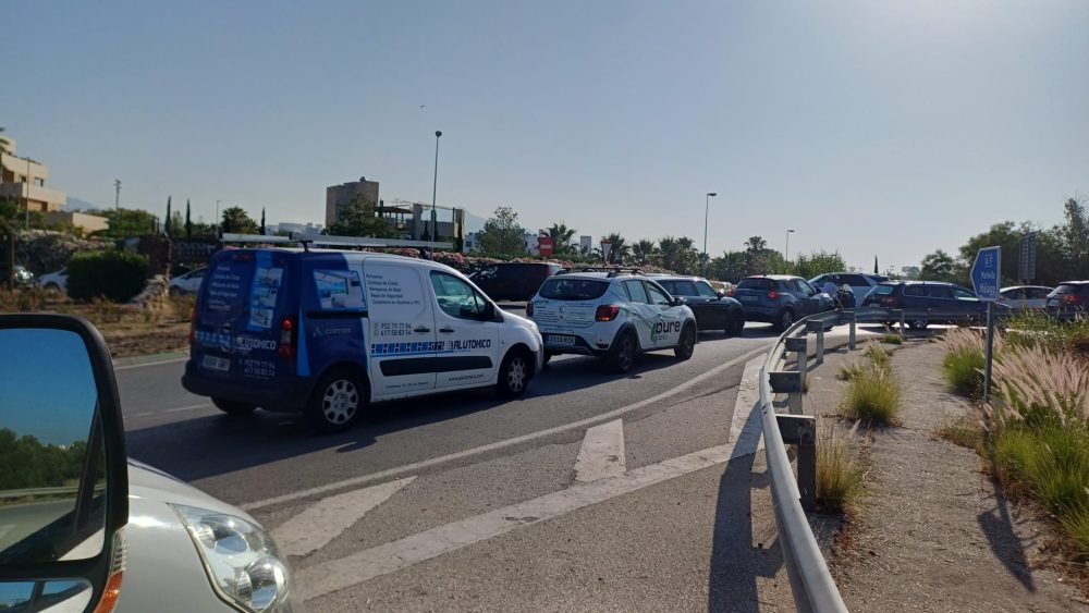 Un nuevo accidente en la A-7 provoca grandes retenciones entre Marbella y Estepona - accidente estepona a7 Un nuevo accidente en la A-7 provoca grandes retenciones entre Marbella y Estepona - accidente estepona a7
