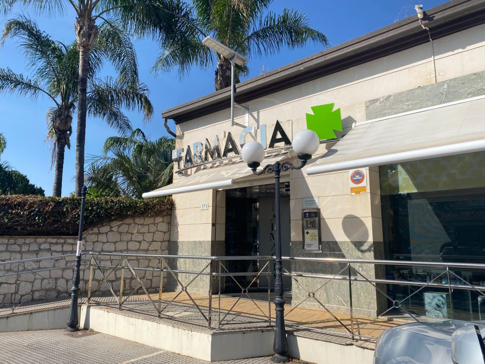 Tragedia en la AP-7: Cuatro muertos, uno de ellos policía, en un choque frontal durante una persecución policial en Torremolinos - farmacia atraco puerto de la torre