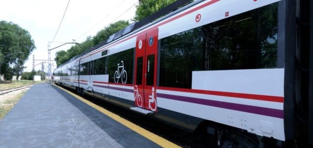 Viajar en tren con tu bicicleta será más fácil: Renfe flexibiliza el acceso y lanza el billete “Tren + Bici” - tren bici renfe Viajar en tren con tu bicicleta será más fácil: Renfe flexibiliza el acceso y lanza el billete “Tren + Bici” - tren bici renfe