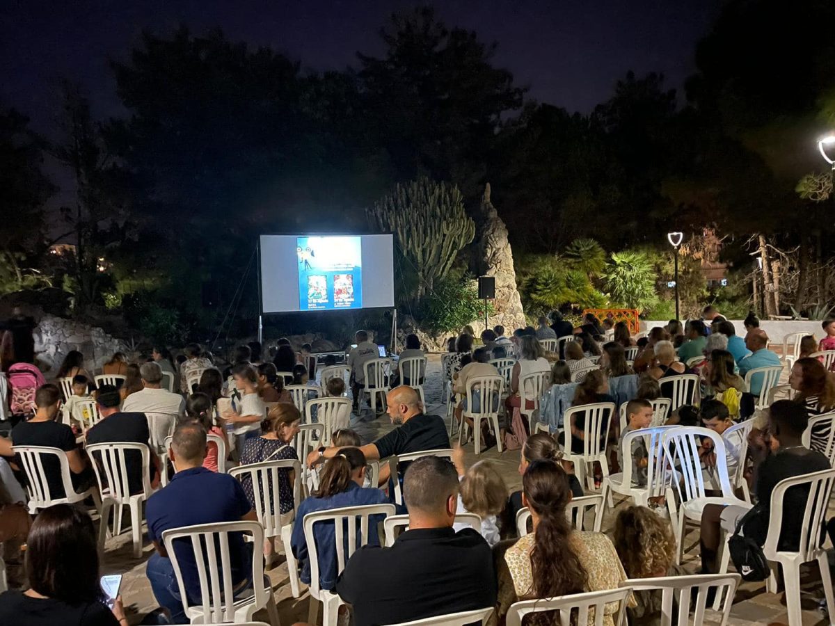 La Hermandad del Calvario de Marbella retoma su tradicional cine de verano - 487601848 9684586551580425 4845877005319303600 n La Hermandad del Calvario de Marbella retoma su tradicional cine de verano