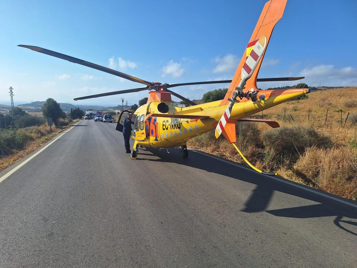 Accidente grave en Casares: fallece un conductor tras sufrir un infarto y salir de la vía - 525613013 18313663204210075 4225962303337303165 n Helicóptero Emergencias 112.