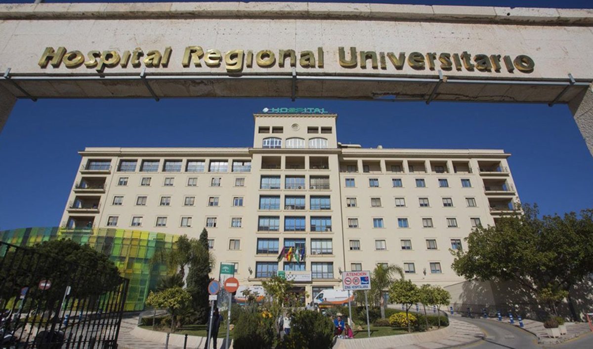 Uso obligatorio de mascarilla en el Hospital Regional de Málaga ante el repunte de gripe - Hospital Regional Universitario Fachada del Hospital Regional Universitario de Málaga