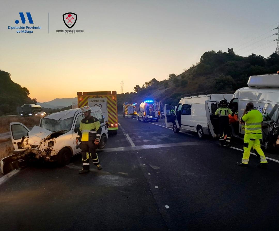 Accidente de tráfico producido en Estepona. / CPB