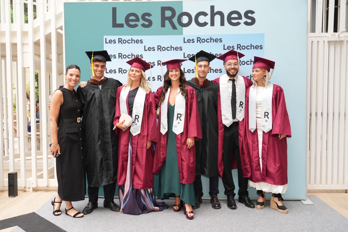 Les Roches Marbella gradúa a 306 alumnos de 73 países en su ceremonia más internacional - Les Roches Graduacion Les Roches Graduación