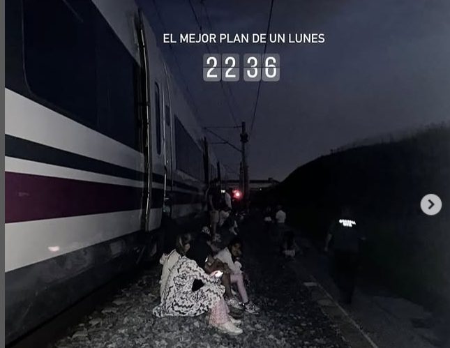 Restablecida la circulación tras la avería eléctrica que paralizó la línea Madrid-Andalucía - Renfe AVE Averia Madrid Malaga Renfe AVE Averia Madrid Málaga