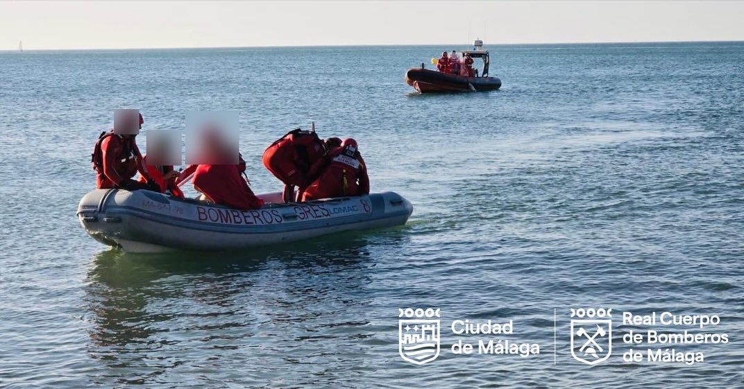 Rescatadas dos personas arrastradas por el viento mientras practicaban paddle surf en Málaga - area seguridad malaga rescate paddle surf area seguridad malaga rescate paddle surf