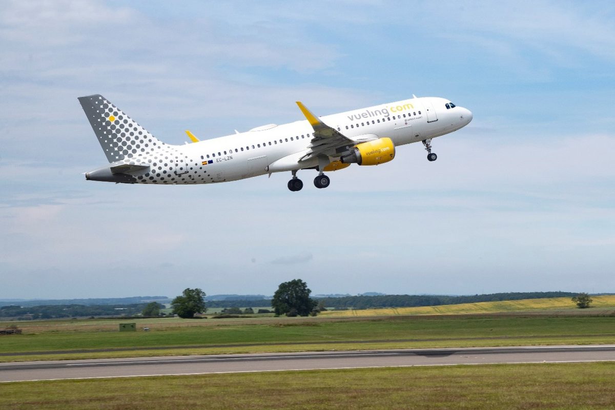 Vueling refuerza su operativa hacia Málaga para la Feria - Vueling Vuelo de Vueling