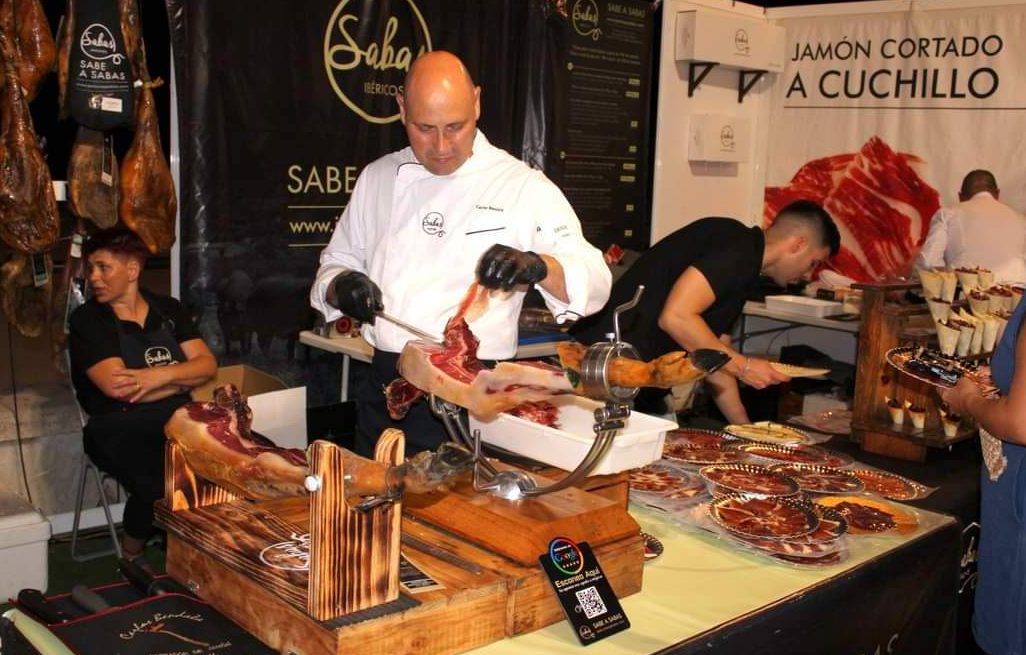 El XI Certamen Mundial del Jamón ‘Popi’ cierra su undécima edición con más de 500.000 visitantes - certamen jamon estepona Certamen Jamón en Estepona. / Archivo