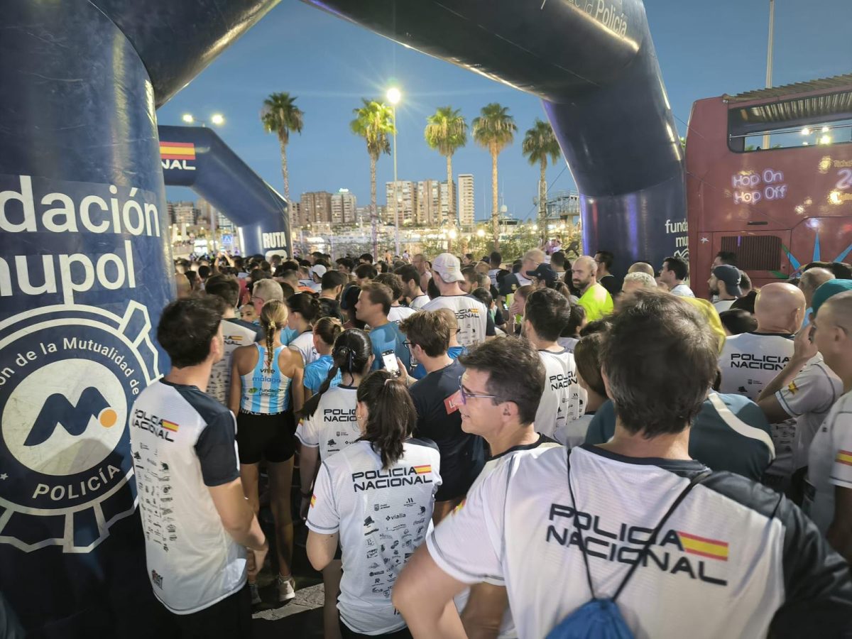 Málaga se vuelca un año más con la carrera solidaria 'Ruta 091' de la Policía Nacional - Carrera Policia Malaga Imagen Carrera