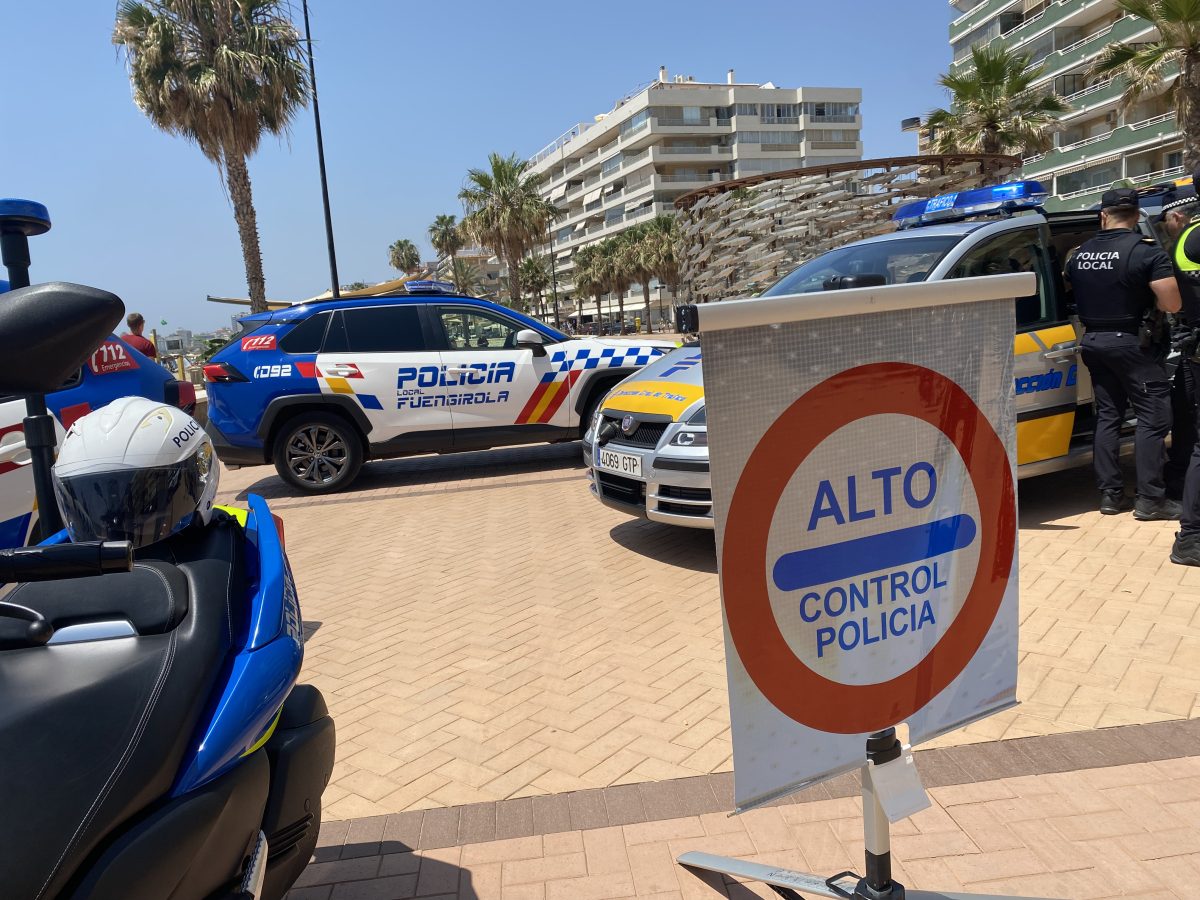 Fuengirola cierra el verano sin incidentes ni ahogamientos en sus playas - IMG 0318 Imagen de archivo de control policiaL en Fuengirola./ E.CASTILLEJO