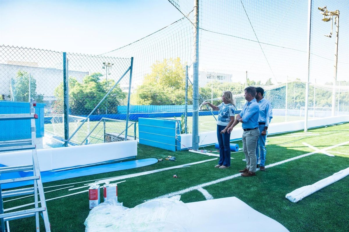 Marbella refuerza la seguridad en campos de fútbol municipales con la renovación de colchonetas de protección - Marbella campo de futbol Visita campo fútbol