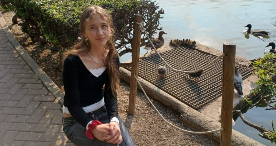 “Sí a la vida”: Leonor, una joven de Benalmádena con un tumor cerebral, necesita 9.000 euros para curarse - leonor benalmadena e1757073443978 leonor benalmadena