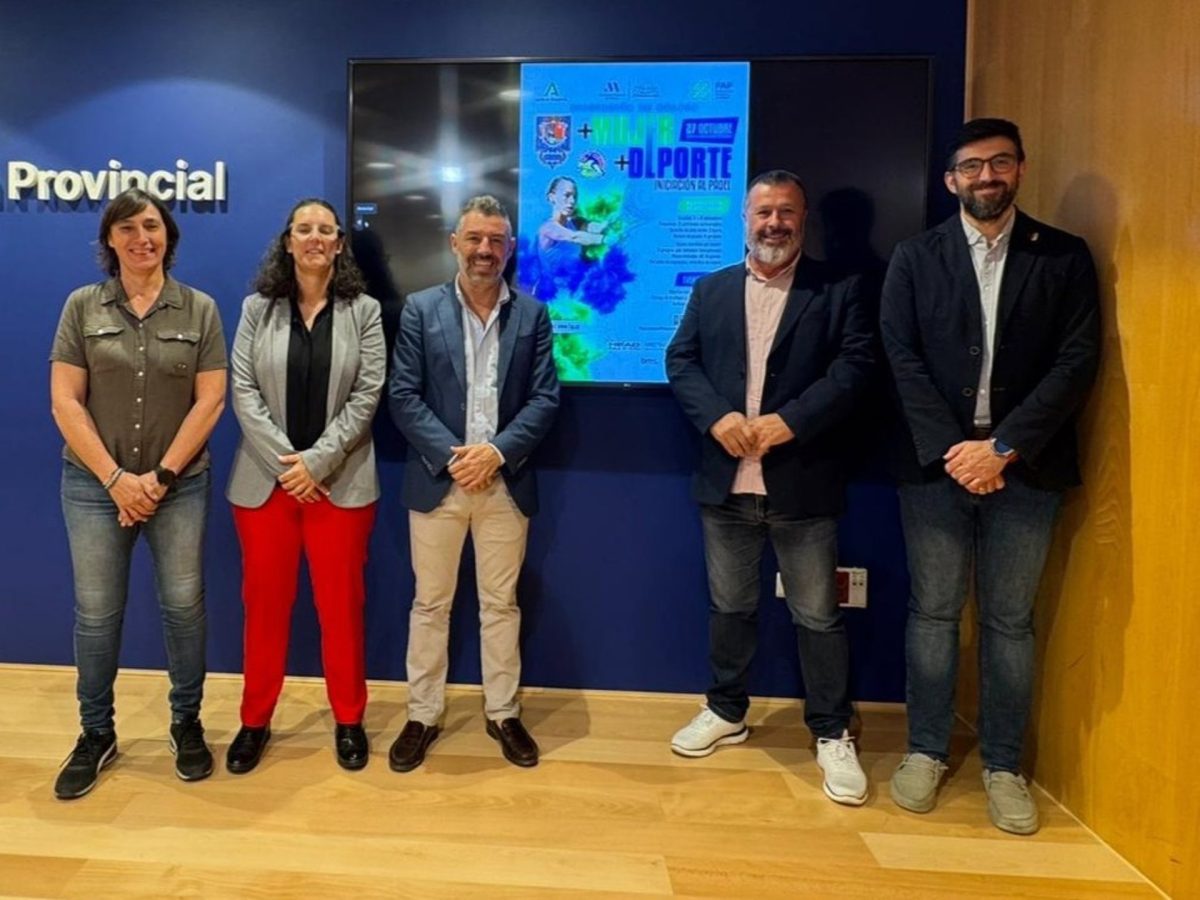 Un centenar de mujeres se iniciará en el pádel con el programa '+Deporte +Mujer' de la Diputación - Deporte Mujer Un centenar de mujeres se iniciará en el pádel con el programa '+Deporte +Mujer' de la Diputación