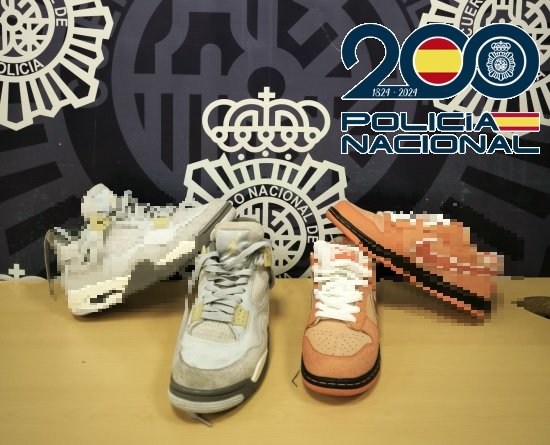 Detenidos dos carteristas en el centro de Málaga que compraron zapatillas de lujo con una tarjeta robada - FOTO ZAPATILLAS FOTO ZAPATILLAS