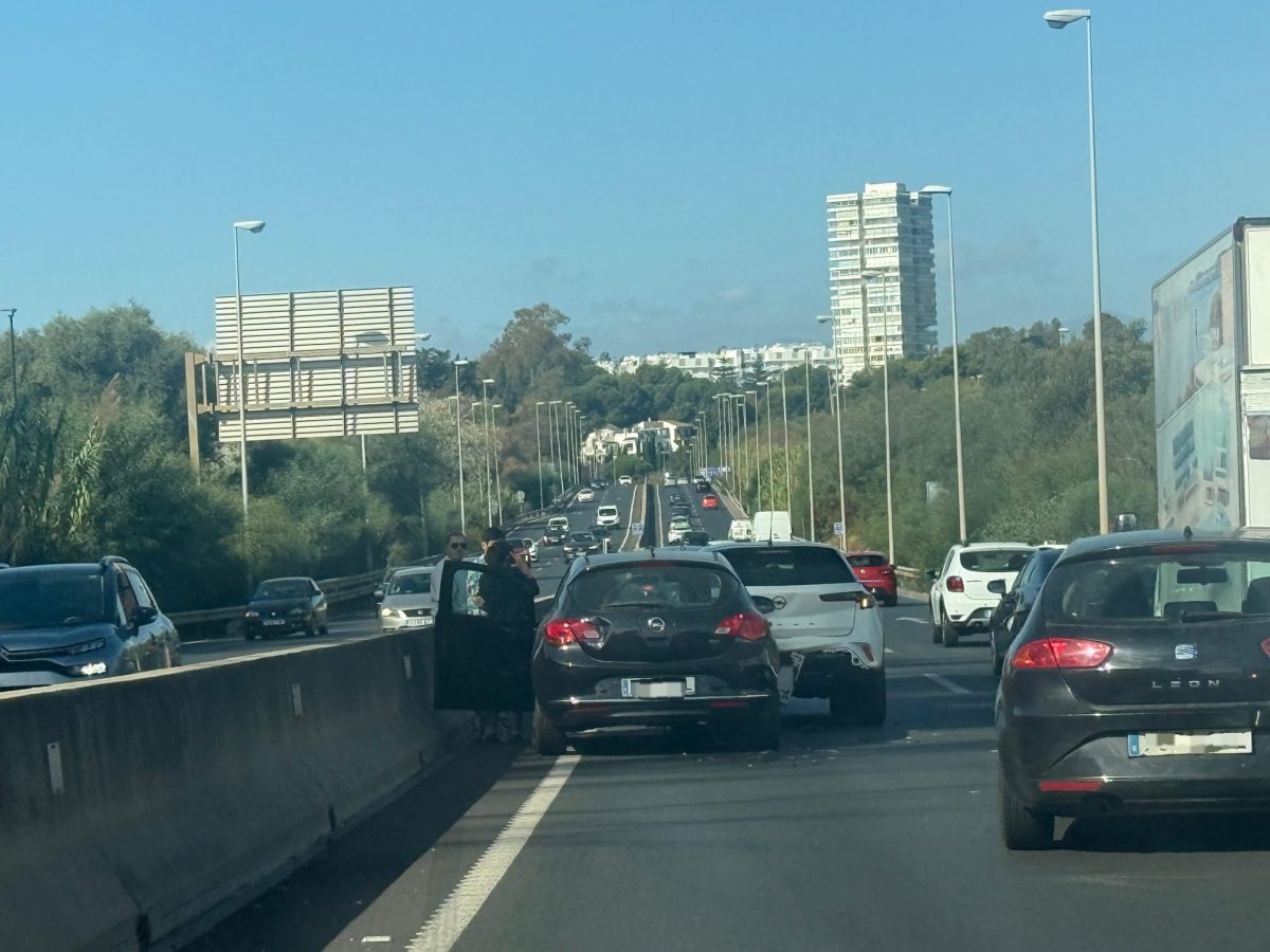 Dos accidentes en la A-7 a su paso por Marbella colapsan el tráfico - accidente a 7 hospital costa del sol marbella accidente a-7 hospital costa del sol marbella