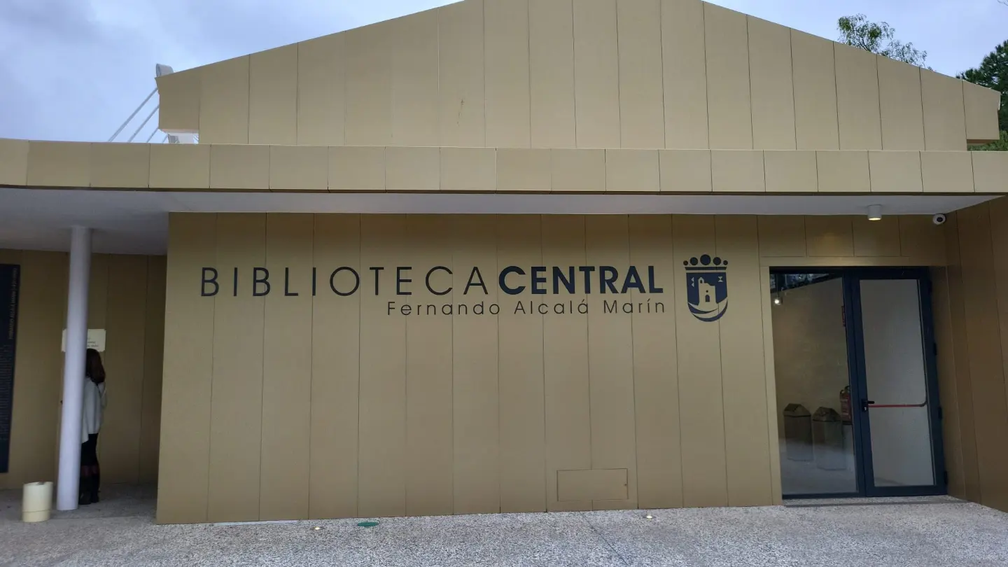 La Biblioteca Central se renueva por fuera para seguir siendo el corazón cultural de Marbella - bibliteca central FAM 01 Biblioteca Central Fernando Alcalá Marín, Marbella.