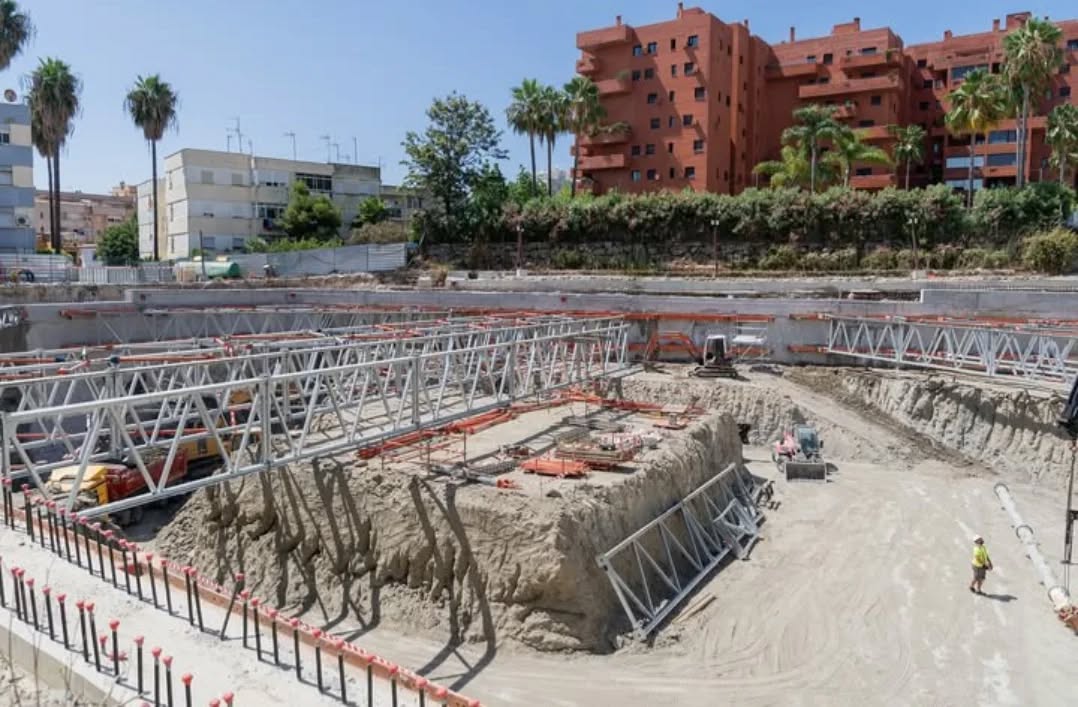 Cuidado si vives en esta zona de Estepona: habrá restricciones de aparcamiento desde esta noche - obras el carmen estepona obras el carmen estepona