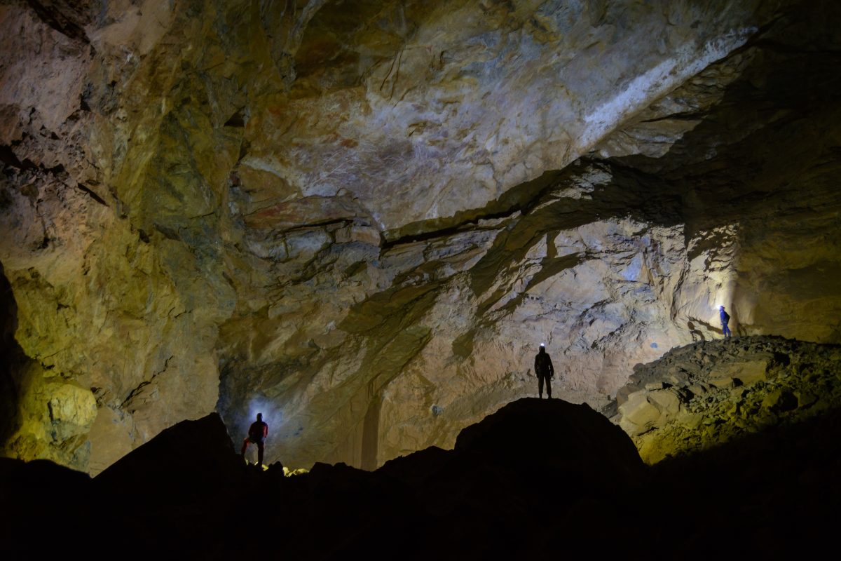 Descubren el mayor complejo subterráneo de Andalucía en el Parque Nacional de la Sierra de las Nieves - sima parque nacional sierra de las nieves sima parque nacional sierra de las nieves