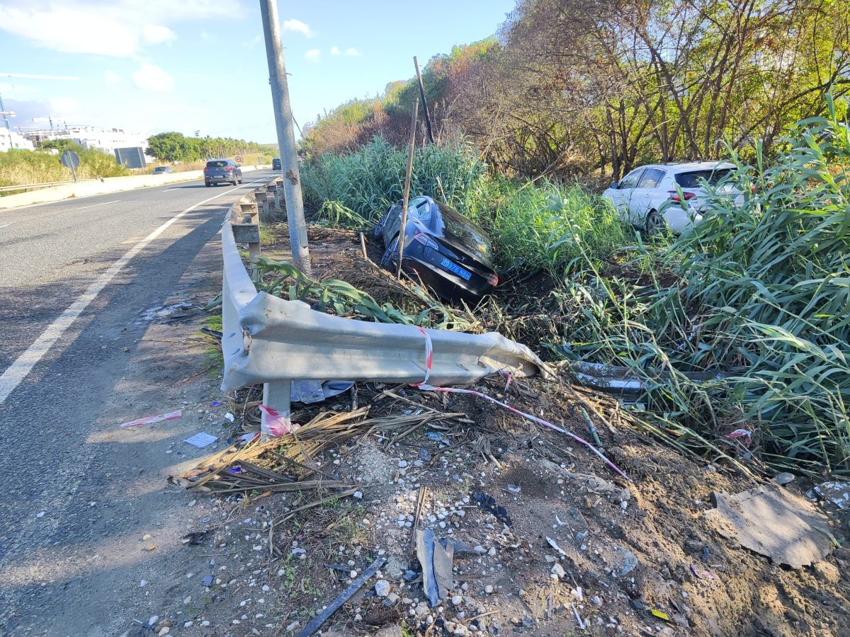 La rotonda de las hormigas de Estepona acaba la semana con seis coches siniestrados - Accidentes rotonda hormigas La rotonda de las hormigas de Estepona acaba la semana con seis coches siniestrados - Accidentes rotonda hormigas