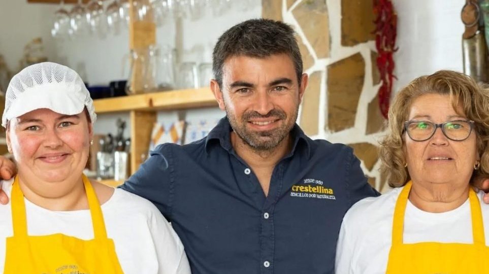 La familia Ocaña, cuatro generaciones unidas por el mismo sueño: hacer el mejor queso de Málaga - Crestellina casares quesos e1762855639972 Crestellina casares quesos