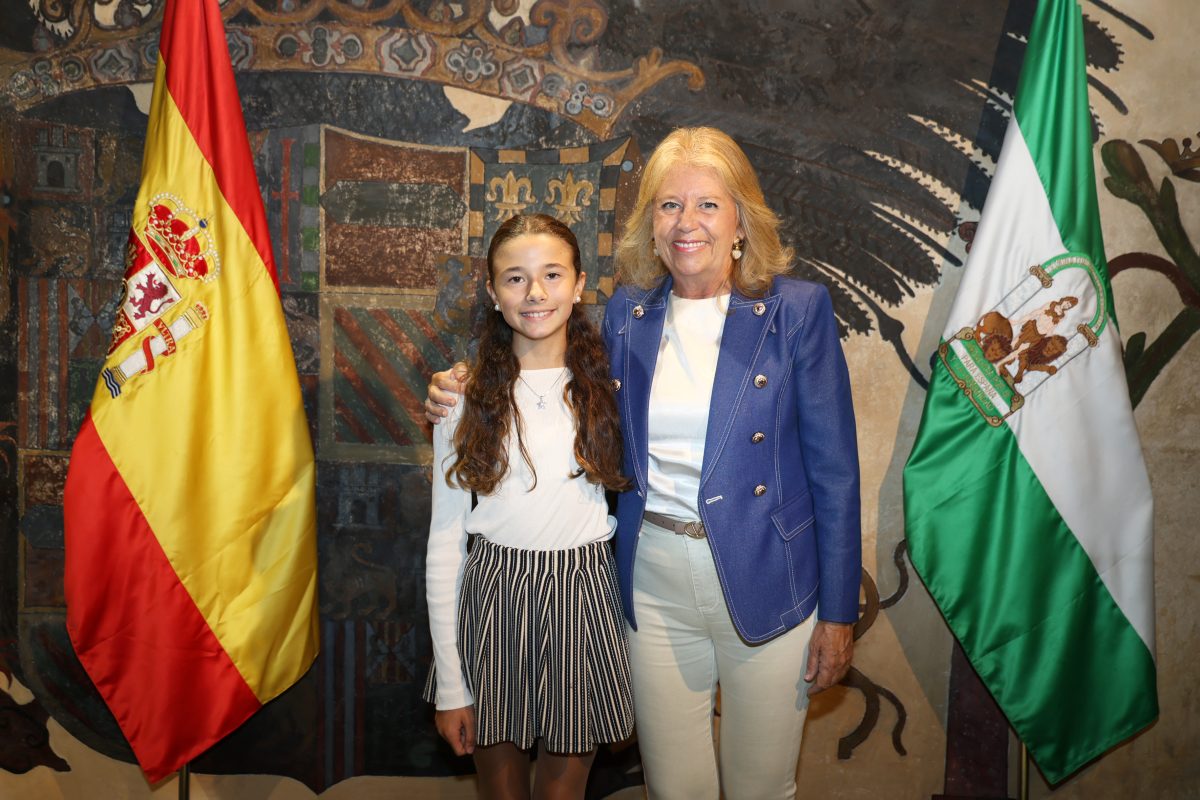 Martina Tirado, la joven golfista marbellí que conquista Andalucía y España con solo 9 años - Martina Tirado con la alcaldesa de marbella angeles munoz Martina Tirado con la alcaldesa de marbella angeles muñoz