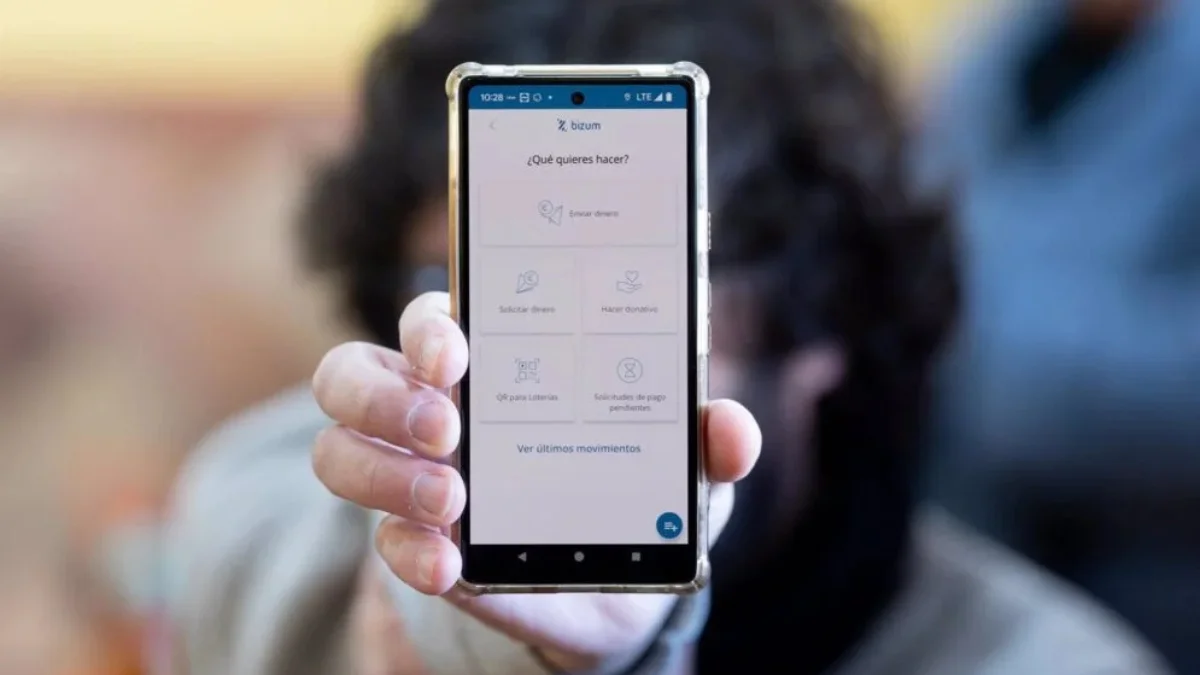 Cuidado con el “Bizum inverso”: cómo evitar estafas al compartir la Lotería por WhatsApp - bizum bizum