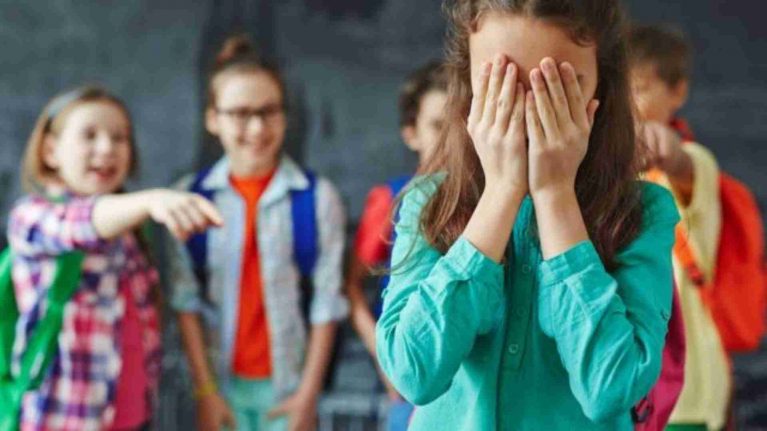 1 de cada 3 víctimas de acoso escolar guarda silencio por miedo: el 20% ha intentado suicidarse alguna vez - bullying acoso escolar bullying acoso escolar