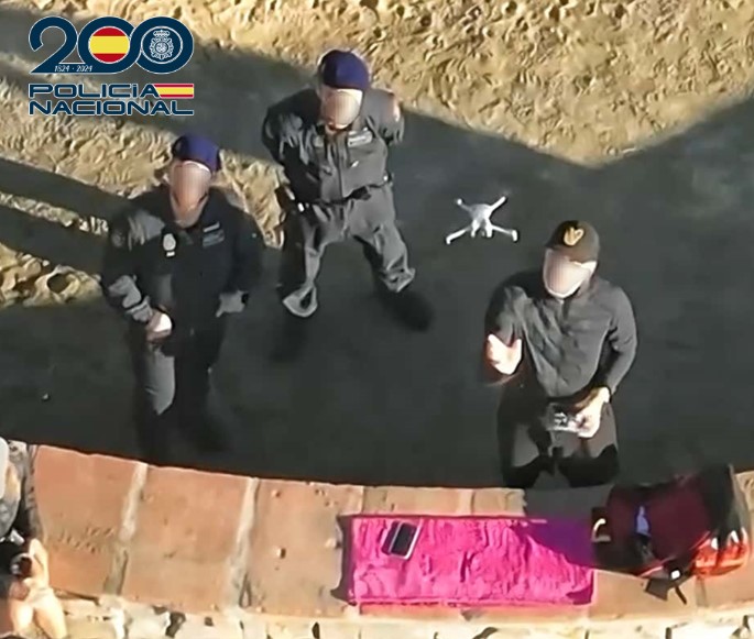 Detenido en Marbella un piloto de drones que utilizaba un título falso para trabajar en festivales y eventos deportivos - policia nacional drones Detenido en Marbella un piloto de drones que utilizaba un título falso para trabajar en festivales y eventos deportivos - policia nacional drones