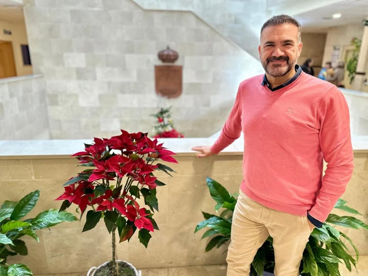 Más de 600 nuevos negocios refuerzan el dinamismo comercial de Fuengirola en 2025 - Fuengirola Comercio El concejal de Comercio de Fuengirola