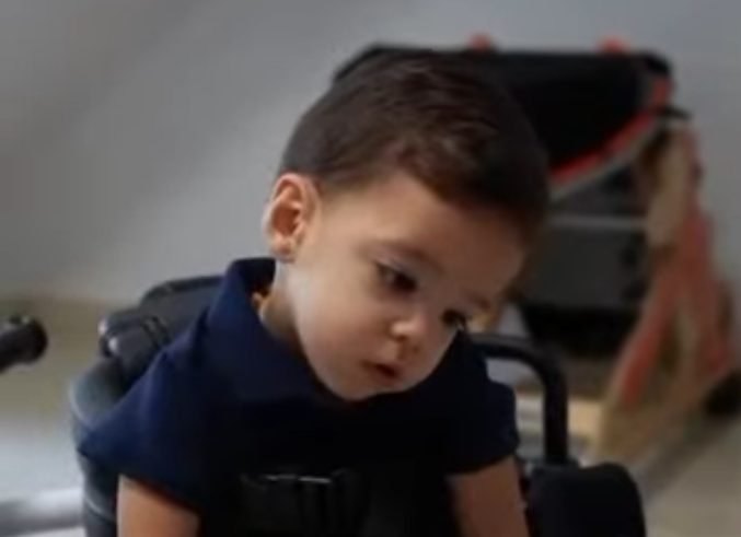 El mercadillo navideño de Nueva Andalucía se vuelca con Martín, un niño con una enfermedad rara - martin El mercadillo navideño de Nueva Andalucía se vuelca con Martín, un niño con una enfermedad rara - martin