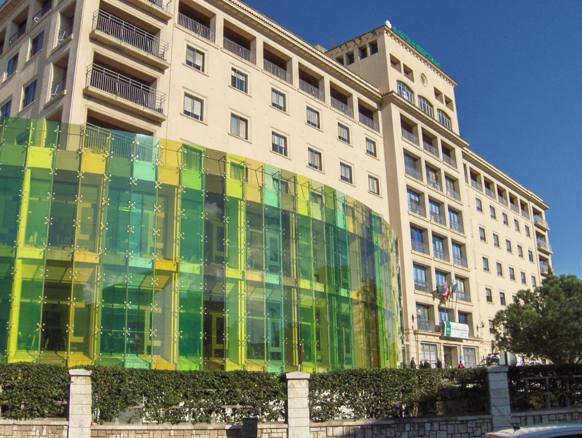Autorizados 36,7 millones de euros para un tratamiento innovador contra el mieloma múltiple en Andalucía - 2560px Hospital Carlos Haya 1 terapia
