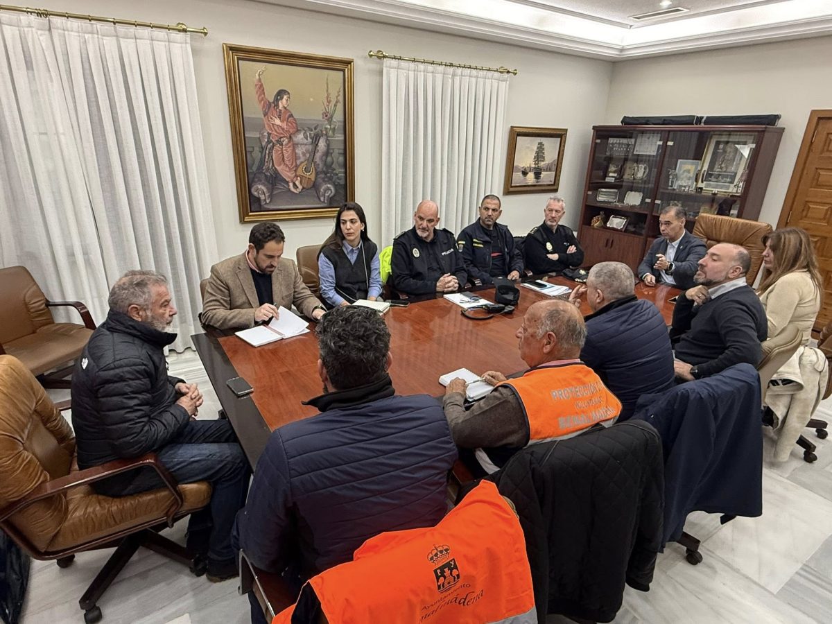 Benalmádena refuerza la seguridad, cierra parques y activa todos los servicios municipales por el temporal - 622363436 1355262076630869 7572471005693735373 n Emergencias