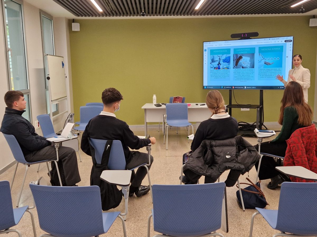 El Hospital Costa del Sol acerca la investigación clínica a estudiantes a través de ScienceIES - FOTO NOTA PROYECTO SCIENCE HUCS Hospital Costa del Sol