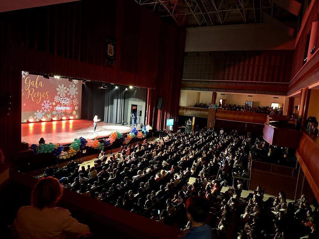 Entradas desde 12 euros y 16 espectáculos componen la oferta teatral de Fuengirola para 2026 - Imagen de una edicion anterior de la Gala de Reyes de FTV en el Palacio de la Paz Palacio de la Paz